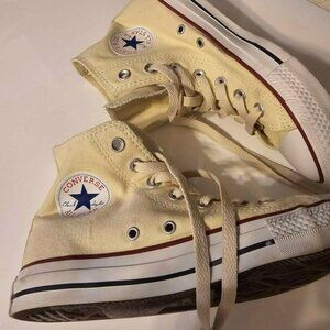 New High Top Converse Chuck Taylor Unisex - Size 8 Womens / 6 Mens